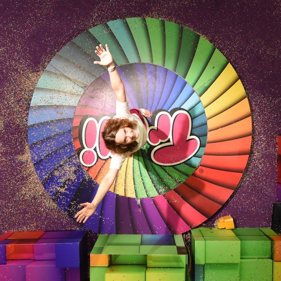 Meet your Posher, Lori - Picture 1 of 1